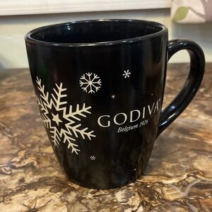 🟢10/$10 - Godiva Black Snowflake Mug